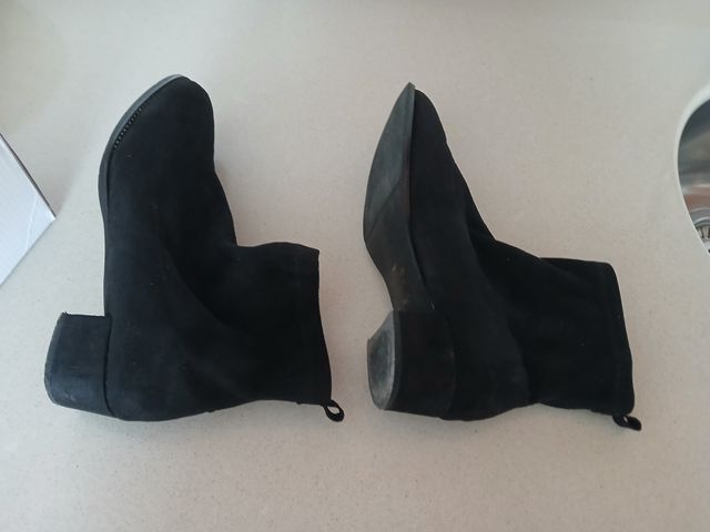 Botines negros de ante