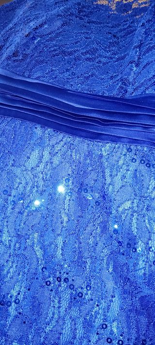 Vestido azul de encaje