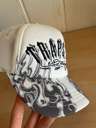 Gorra Trapstar Ed Hardy Blanca y Gris