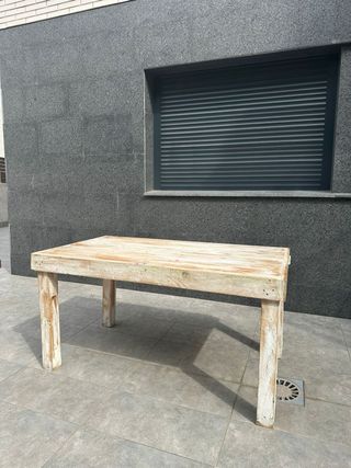 Mesa de comedor de madera hecha a medida