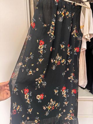 Vestido negro estampado floral