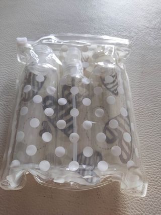 Kit 3 flaconi di cui uno spray viaggio