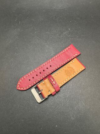 Correa para reloj hecha a mano.