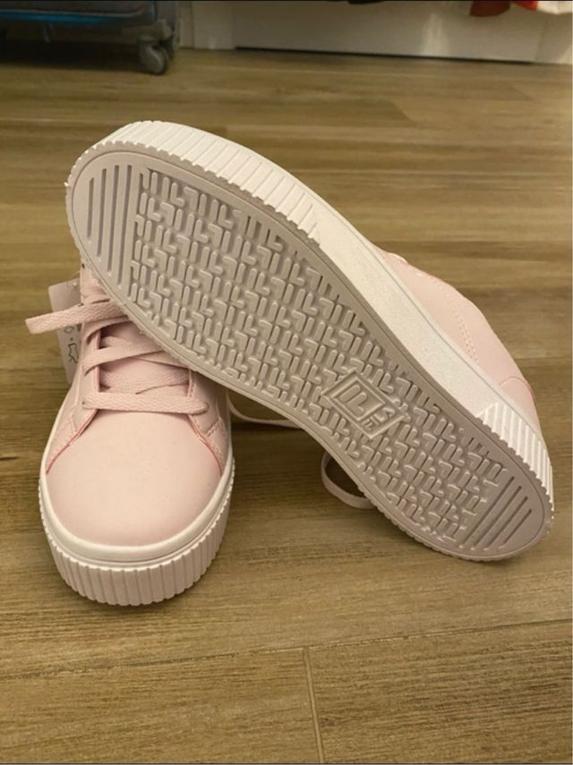 Zapatillas Fila Rosas y Blancas