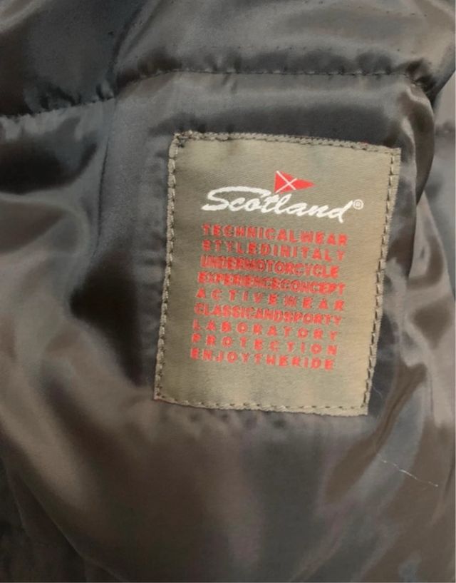 Giubbotto Scotland Nero con Cappuccio