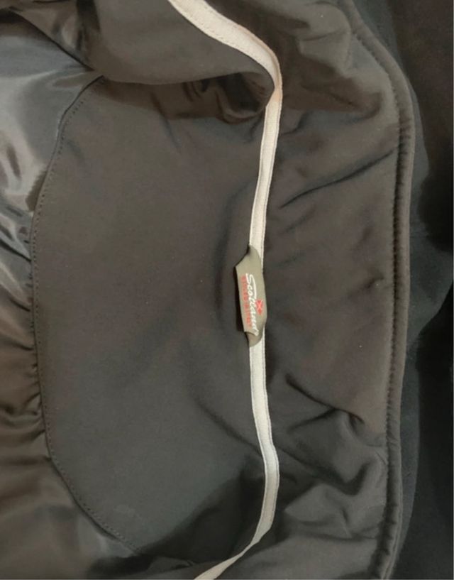 Giubbotto Scotland Nero con Cappuccio