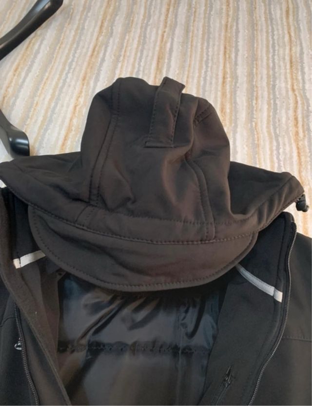 Giubbotto Scotland Nero con Cappuccio