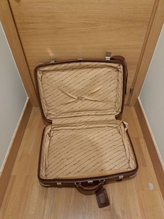 Maleta vintage de cuero marrón