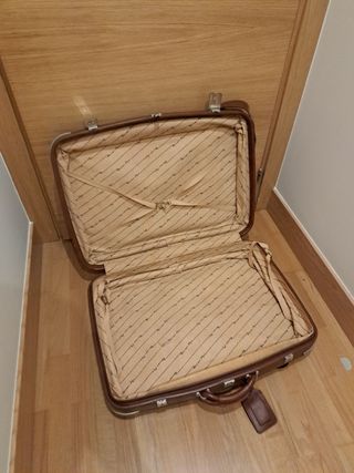 Maleta vintage de cuero marrón