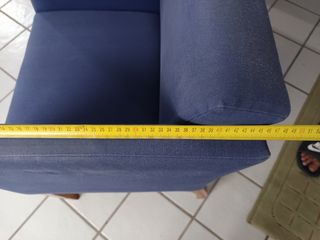 2 Sillones Bajitos Tela Azul y Madera