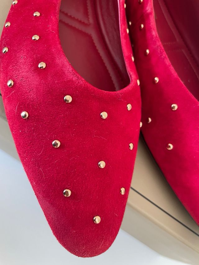 Manoletinas rojas ante tachuelas T.39