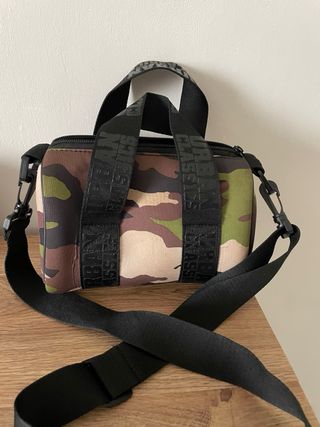 Bolso de mano Urban Classics camuflaje