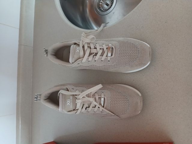 Zapatillas Beige y Doradas