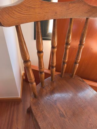 4 Sillas de madera estilo clásico