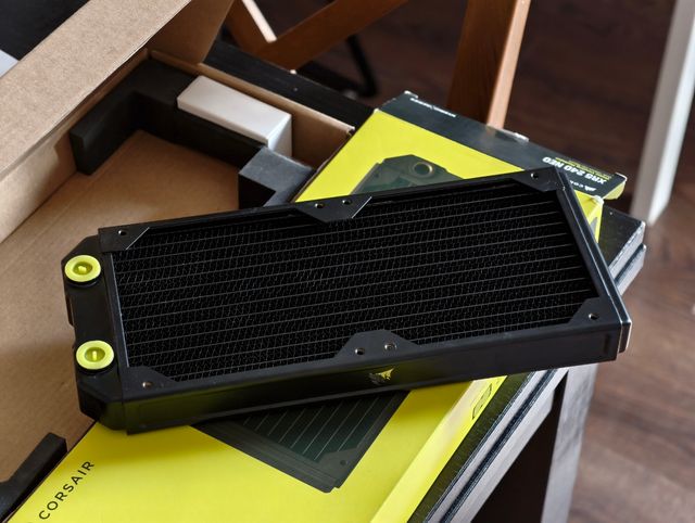 Radiador Corsair XR5 240 NEO