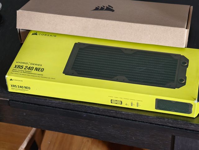 Radiador Corsair XR5 240 NEO