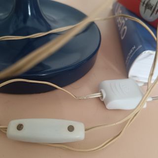 Lámpara de mesa Codialpo Space Age azul/blanca