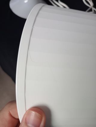 2 Lámparas de mesa blancas.