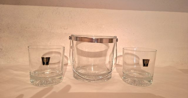 Juego cubitera y vasos