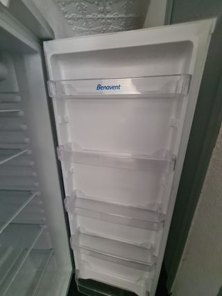 Nevera Benavent sin congelador.