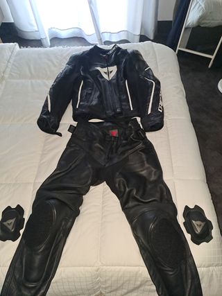 Traje de moto Dainese cuero negro