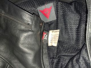 Traje de moto Dainese cuero negro
