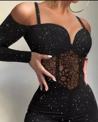 Mono negro con encaje y brillos