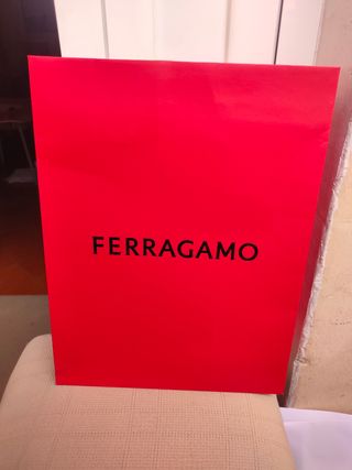 Bolsa y Caja Ferragamo Roja
