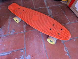 Monopatín naranja para niños