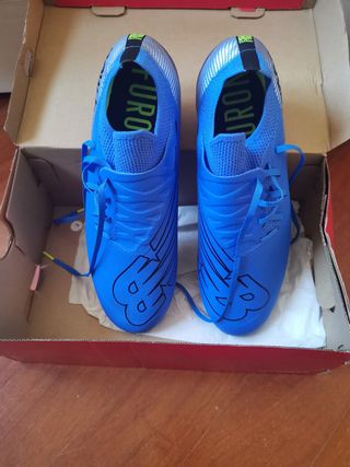 Scarpe da calcio New Balance blu e nere