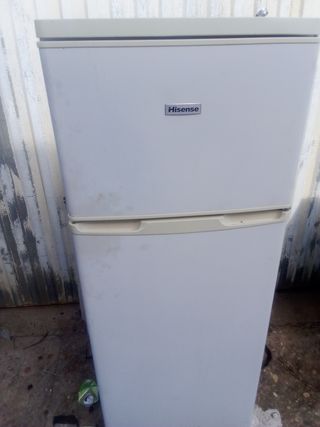 Nevera Hisense con congelador