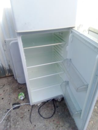 Nevera Hisense con congelador