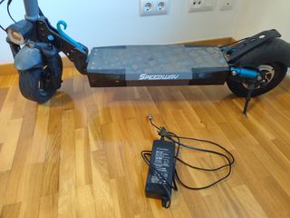 Patinete Scooter 500W,45Km,doble suspensión y LED.