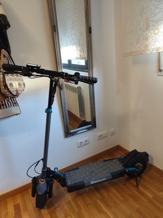 Patinete Scooter 500W,45Km,doble suspensión y LED.