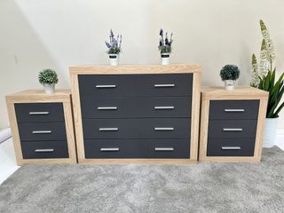 Cómoda 4 cajones + 2 mesitas de noche
