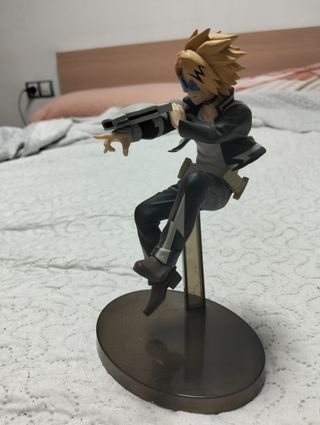 FIGURA EN PERFECTO ESTADL DE MY HERO ACADEMY