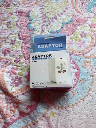 Adaptador Universal para Viaje Internacional.