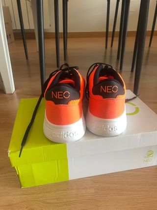 Zapatillas Adidas Neo Naranja y Negro