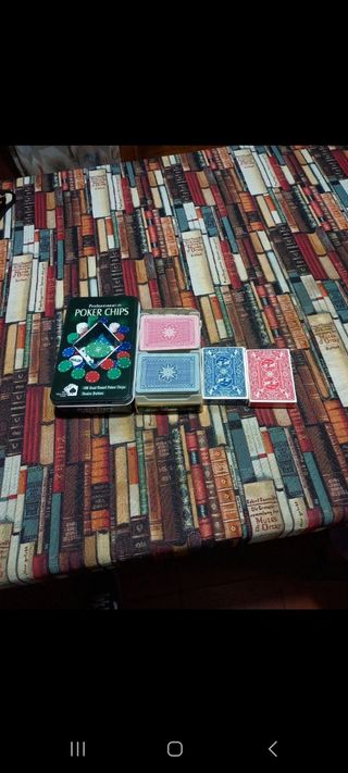 Set di fiches da poker con mazzi