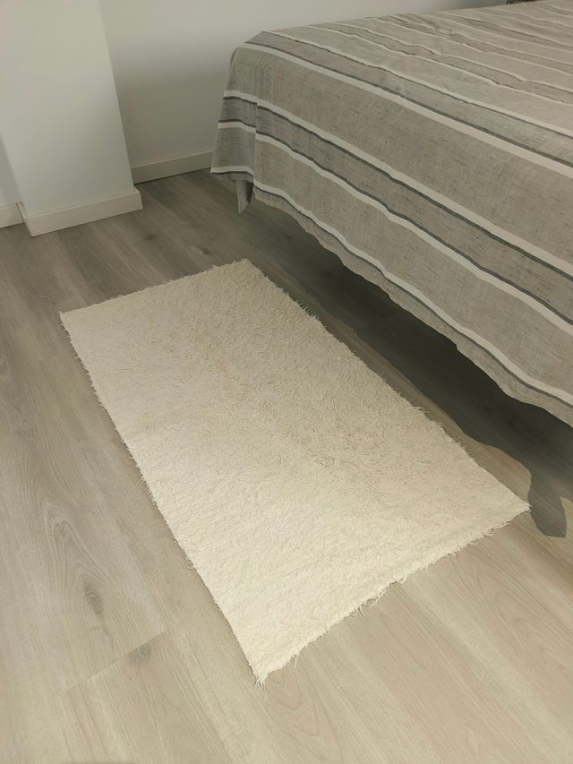 Alfombra Zara beige
Como nueva. 
