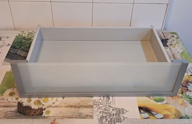 Cajón Ikea Besta frente de cristal