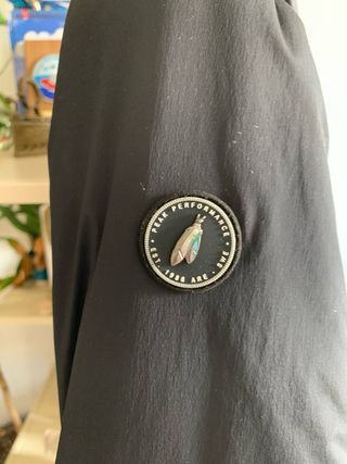 Chaqueta cazadora de plumas Peak Performance negra