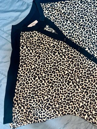 Camisa Bershka Estampado Leopardo Talla M