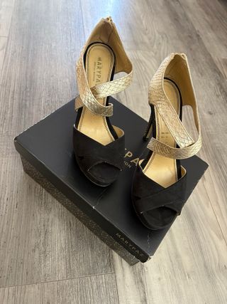 Sandalias fiesta MARYPAZ negras y doradas