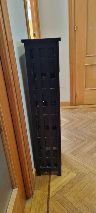 Mueble de entrada con cajones de bambú
