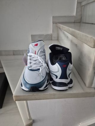 Zapatillas New Balance 2000 Azul y Blanco