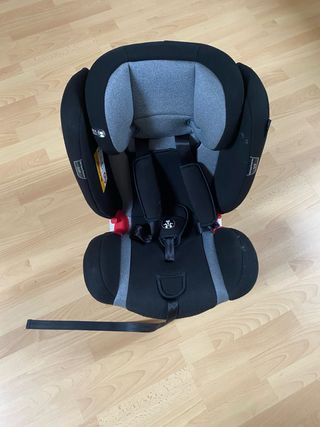 Silla de coche para bebé. CONTRAMARCHA.