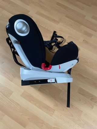 Silla de coche para bebé. CONTRAMARCHA.