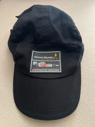Gorra Johnnie Walker x Mercedes