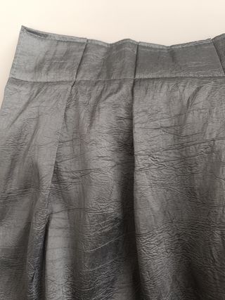 Dos cortinas grises de poliéster mismo tamaño